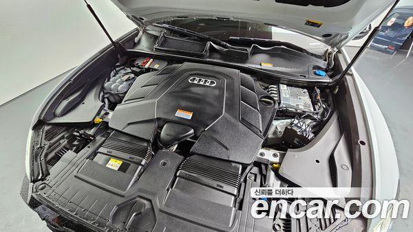 Audi Q8 2021, фото 6