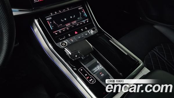 Audi Q8 2021, фото 9