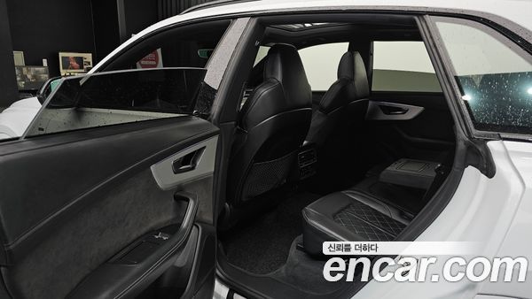 Audi Q8 2021, фото 11