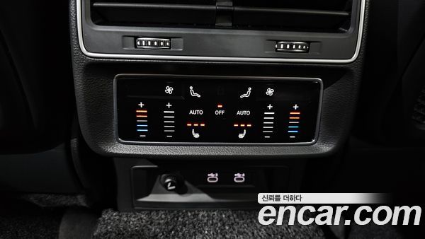 Audi Q8 2021, фото 18