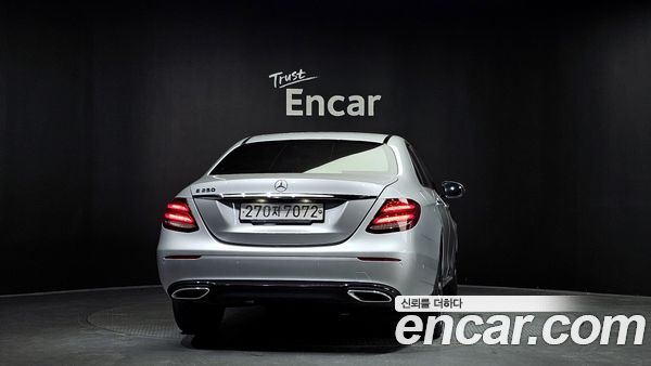 Mercedes-Benz E-Class 2020, фото 4