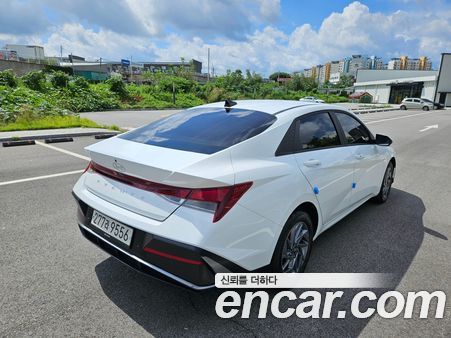 Hyundai Elantra 2024, фото 5