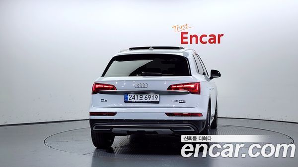Audi Q5 2023, фото 4