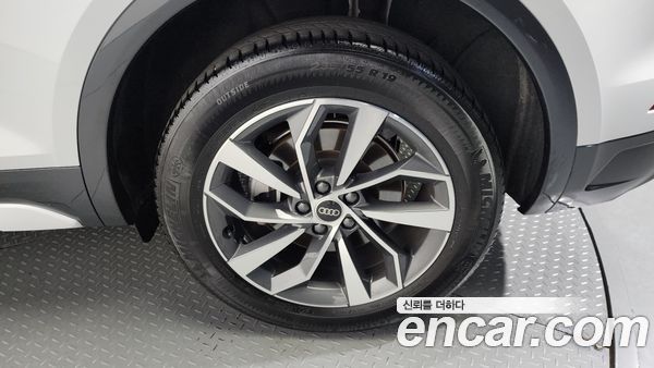 Audi Q5 2023, фото 5
