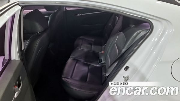 Hyundai Elantra 2020, фото 11