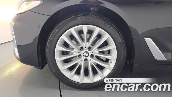 BMW 5 Series 2021, фото 5