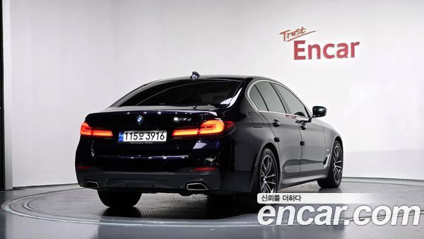 BMW 5 Series 2021, фото 2