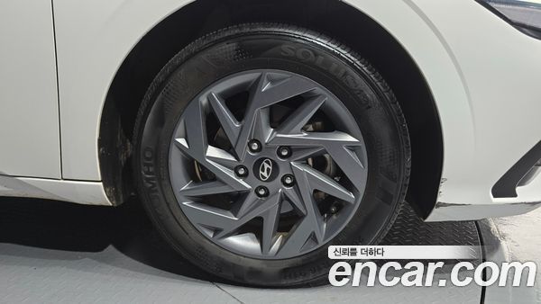 Hyundai Elantra 2024, фото 5