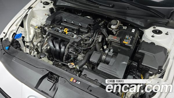 Hyundai Elantra 2024, фото 6