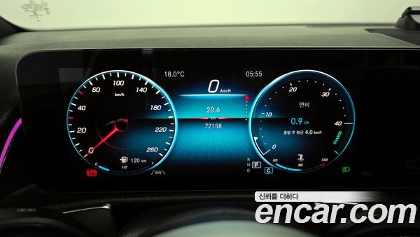 Mercedes-Benz GLB 2021, фото 8