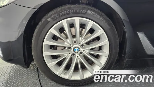 BMW 5 Series 2023, фото 5