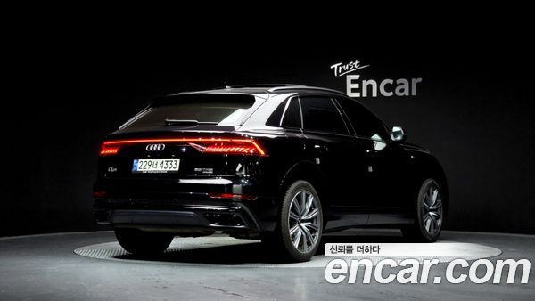 Audi Q8 2021, фото 2