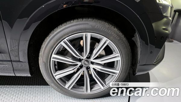 Audi Q8 2021, фото 5