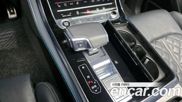 Audi Q8 2021, фото 9