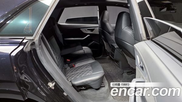 Audi Q8 2021, фото 12