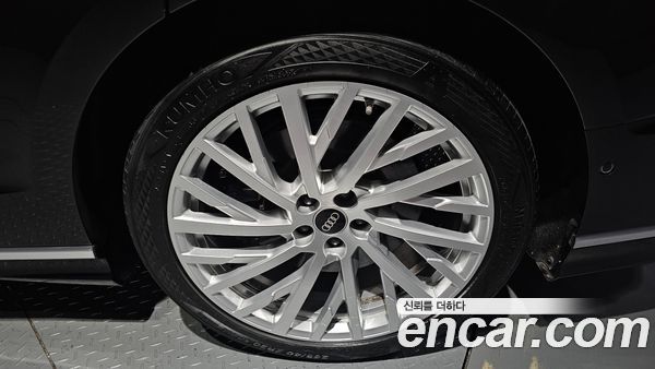 Audi A8 2021, фото 5