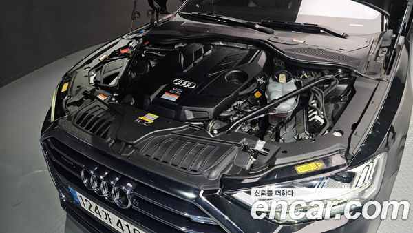 Audi A8 2021, фото 6