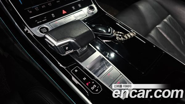 Audi A8 2021, фото 9
