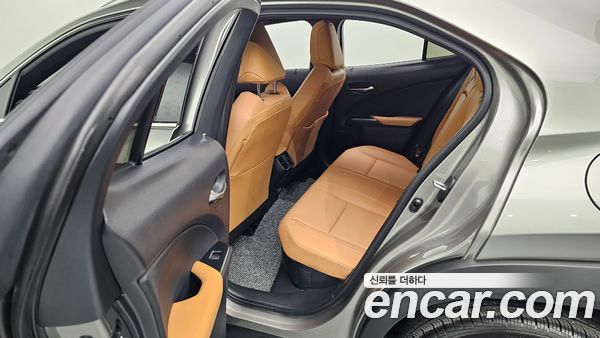 Lexus UX 2026, фото 10