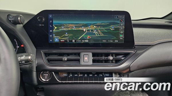 Lexus UX 2026, фото 14