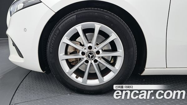 Mercedes-Benz A-Class 2020, фото 5