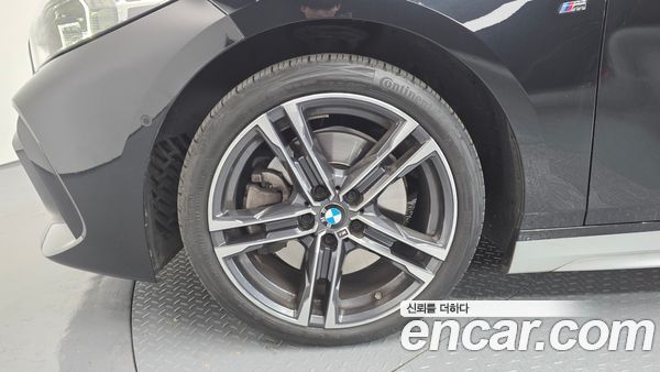BMW 1 Series 2023, фото 5