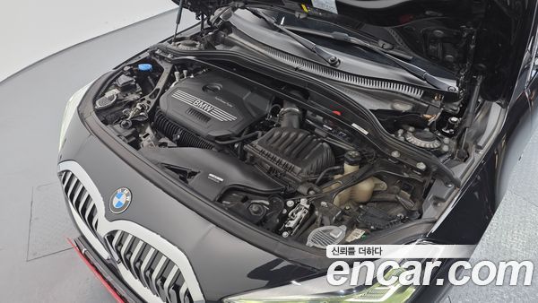 BMW 1 Series 2023, фото 6
