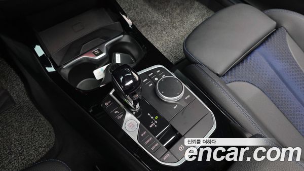 BMW 1 Series 2023, фото 9