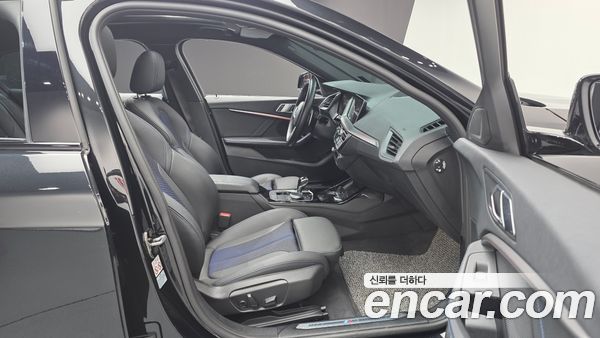 BMW 1 Series 2023, фото 10