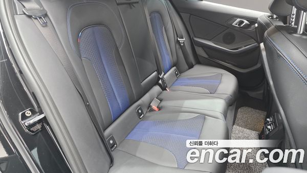 BMW 1 Series 2023, фото 12