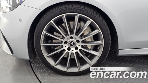 Mercedes-Benz E-Class 2022, фото 5