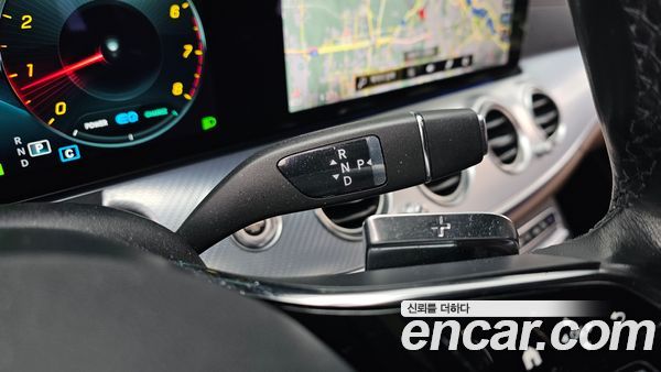 Mercedes-Benz E-Class 2021, фото 9