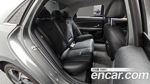 Hyundai Elantra 2024, фото 11
