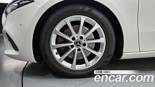 Mercedes-Benz A-Class 2020, фото 5