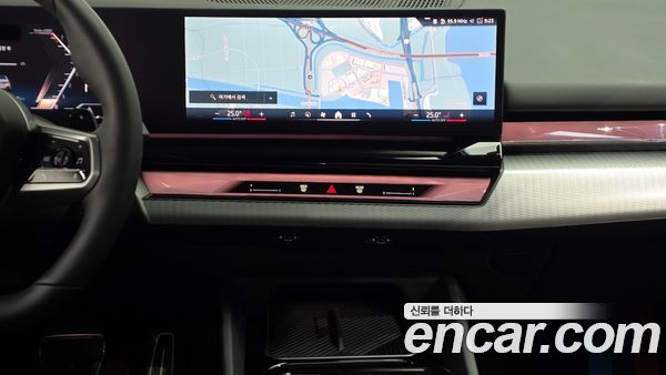 BMW 5 Series 2025, фото 14