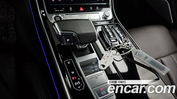 Audi A8 2021, фото 9