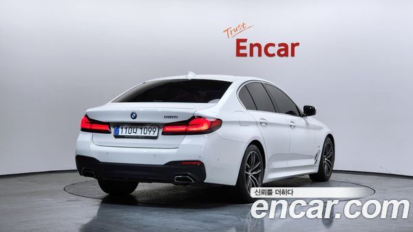 BMW 5 Series 2022, фото 2