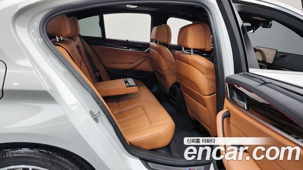 BMW 5 Series 2022, фото 11