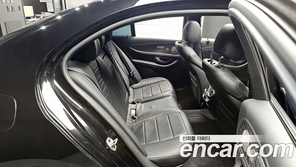 Mercedes-Benz E-Class 2022, фото 11