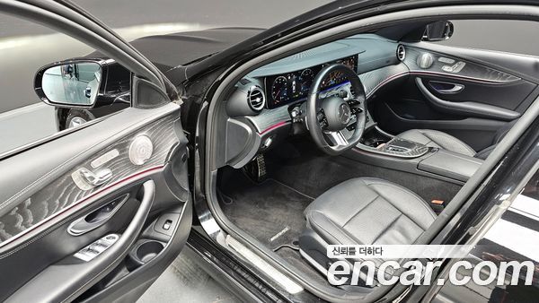Mercedes-Benz E-Class 2022, фото 12