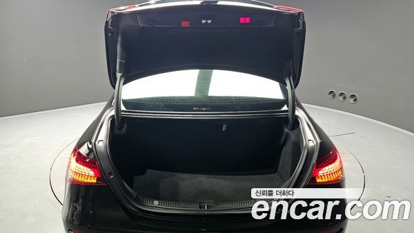 Mercedes-Benz E-Class 2022, фото 20