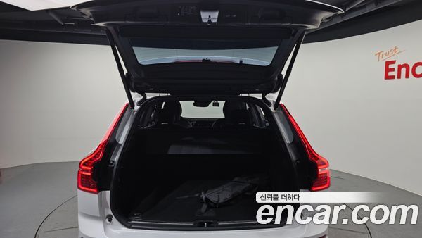 Volvo XC60 2021, фото 20