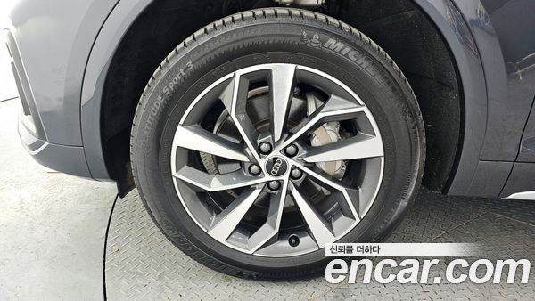 Audi Q5 2023, фото 5