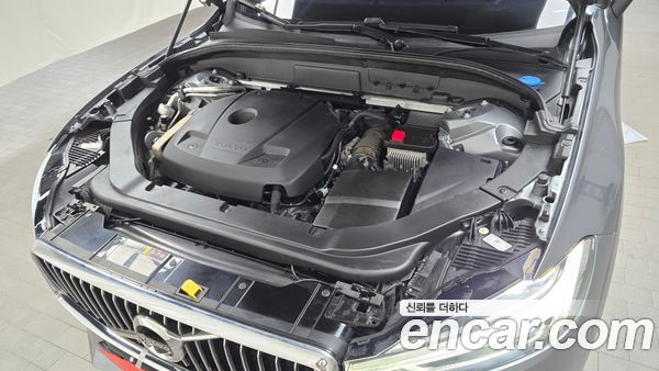 Volvo XC60 2020, фото 6