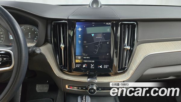 Volvo XC60 2020, фото 14