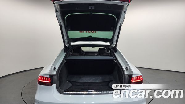 Audi A7 2020, фото 20