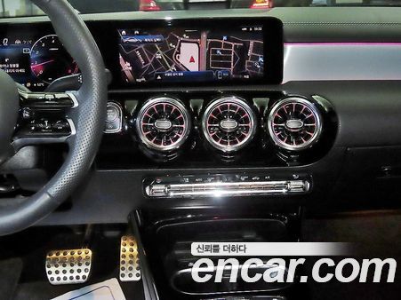 Mercedes-Benz CLA 2024, фото 11
