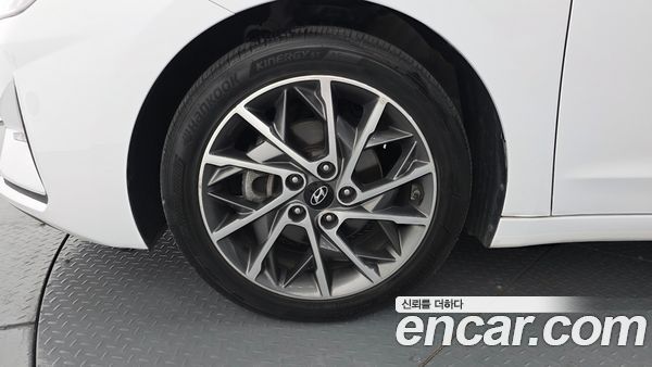 Hyundai Elantra 2020, фото 5