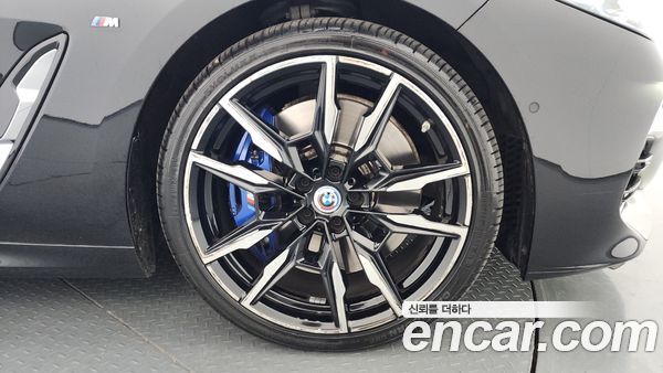 BMW 8 Series 2023, фото 5
