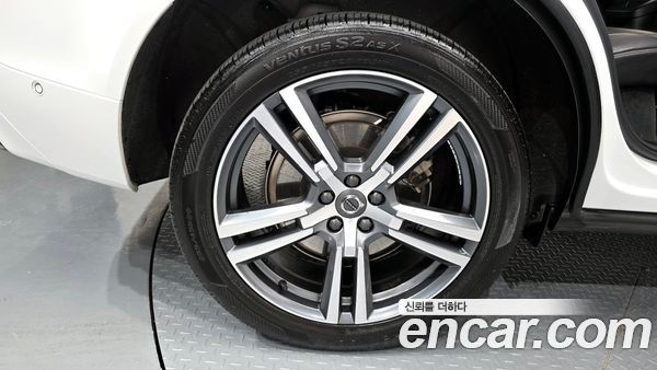 Volvo XC60 2021, фото 5